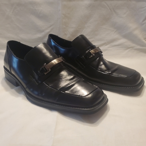 Kenneth Cole Reaction Bottoms Away Loafers Black Leather Chrome Accent Size 12 - Picture 1 of 16